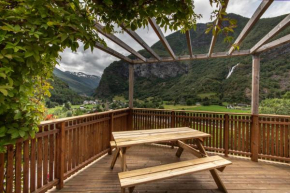 Panoramic terrace, huge rain shower and cosy lofts